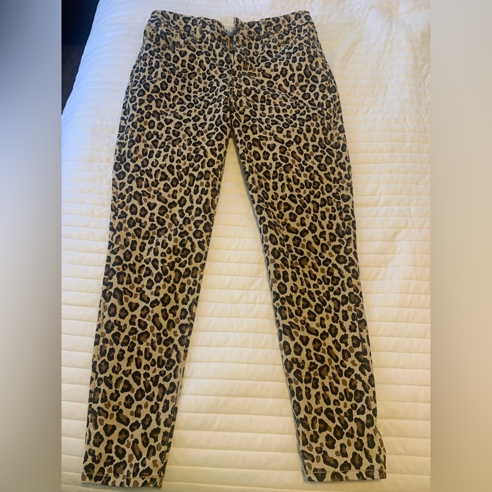 Crown and Ivy cheetah print skinny pants